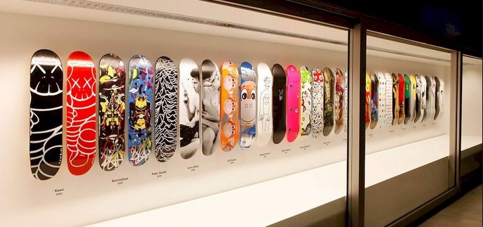 Lich su va y nghia dang sau bieu tuong cua Supreme