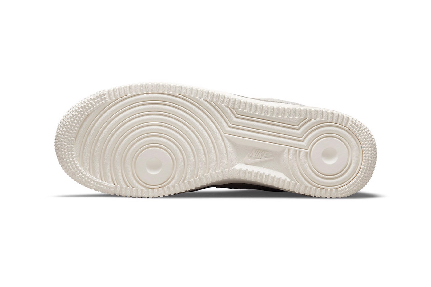 Hinh anh 4: Nike Air Force 1 Shell cho "Mua dong khong lanh"