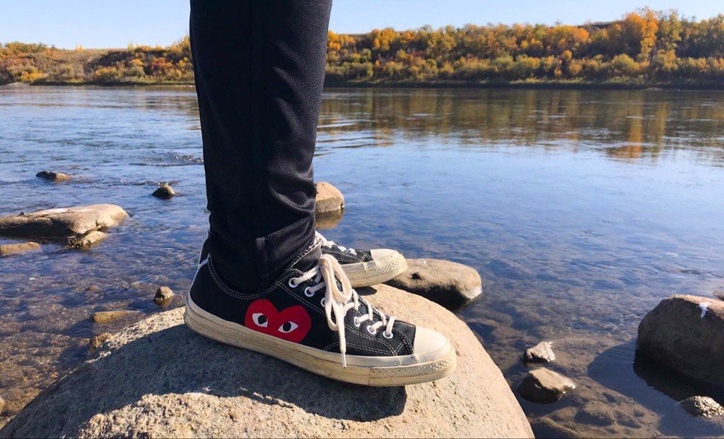 Hinh anh 4: Review giay: Comme des Garcons Play x Chuck 70 Low 'Black White'