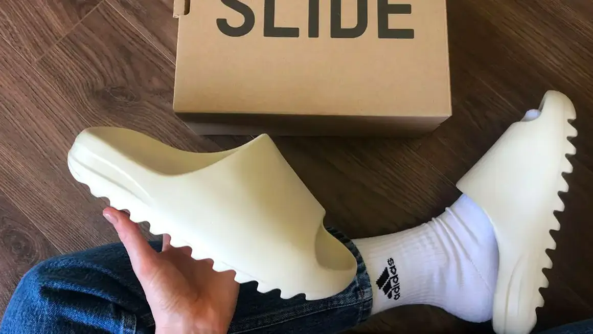 Hinh anh 3: Nhung dieu can biet khi mang Yeezy Slide