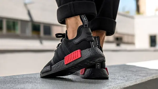 Nhung thang tram trong hinh bong huyen thoai Adidas NMD (Phan 2)