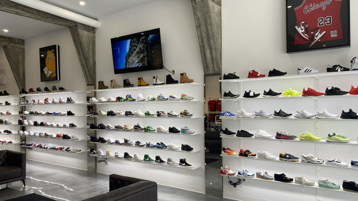 Hinh anh 8: Steal deal la gi? Cam nang san giay chinh hang gia tot cho nguoi moi suu tap