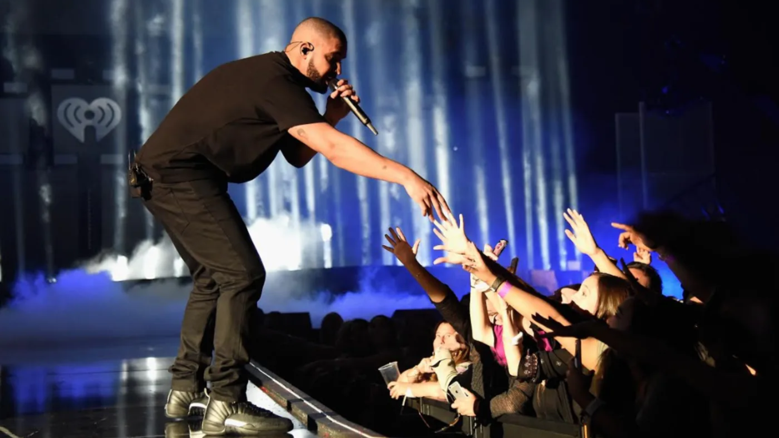 Hinh anh 7: Ai la Rapper so huu doi sneaker dinh nhat moi thoi dai? (Phan 2)