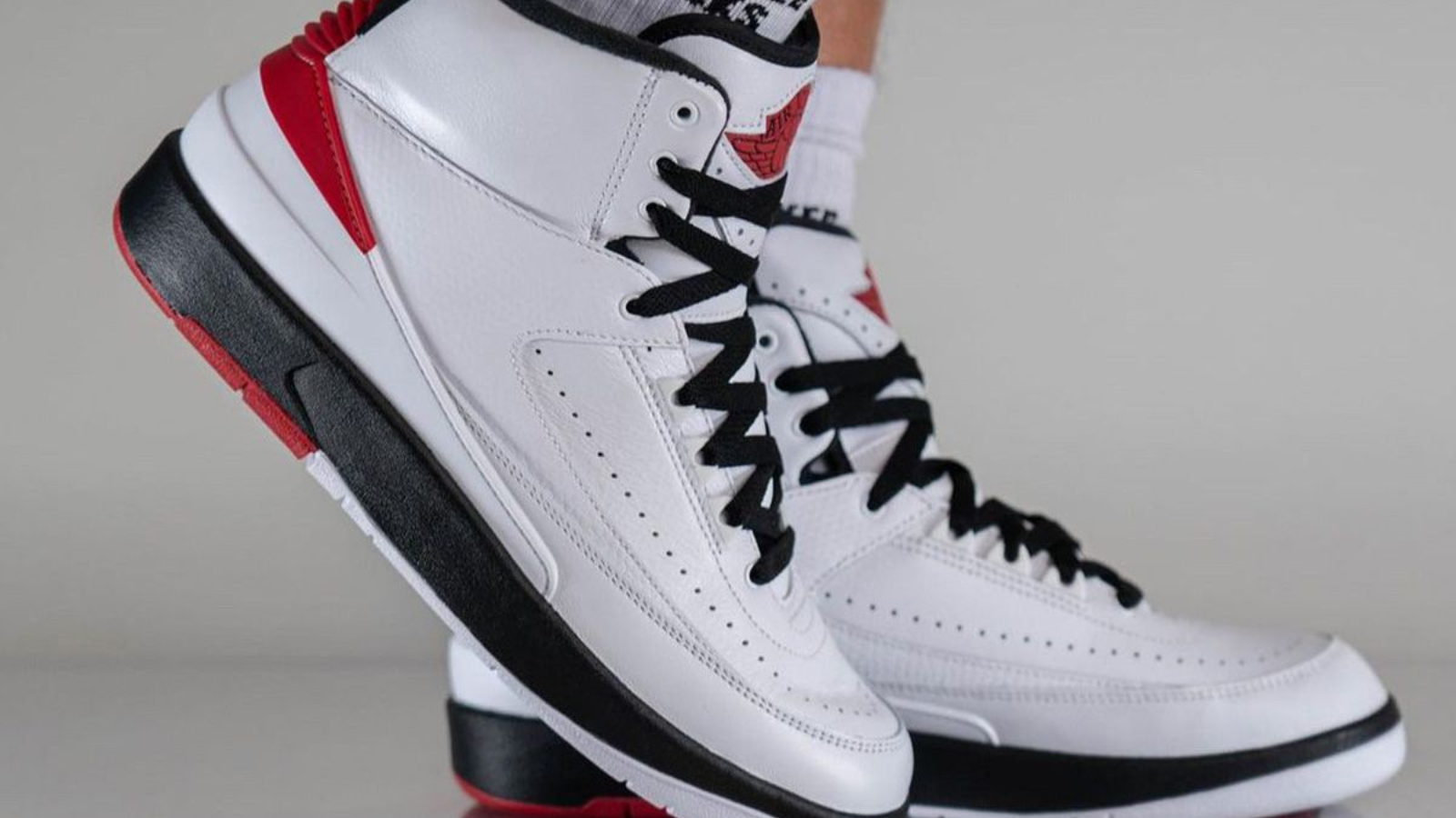 Hinh anh 2: Su hoi sinh cua Air Jordan 2 kinh dien bi danh gia thap (Phan 1)