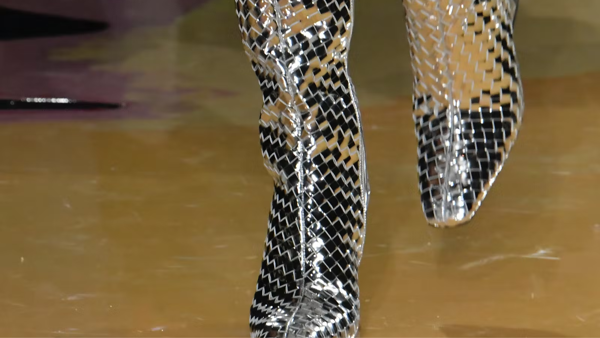 Hinh anh 3: Bo qua sneaker di, day moi la xu huong giay tot nhat mua xuan 2023!