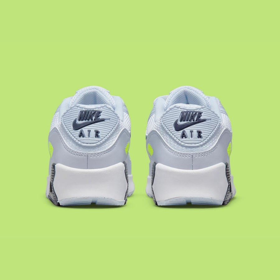 logo-nike-swooshes-3d-se-xuat-hien-tren-phien-ban-air-max-90-moi-nhat