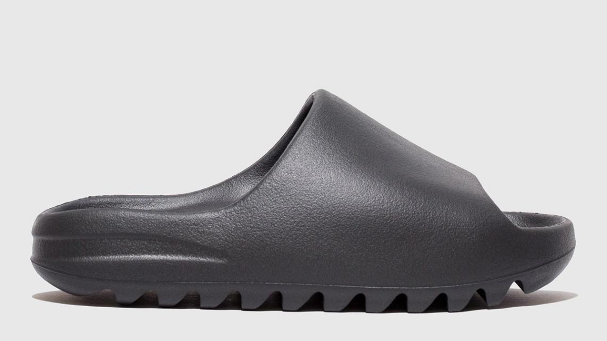 adidas-yeezy-slides-onyx-pure-va-ocher-chuan-bi-duoc-phat-hanh