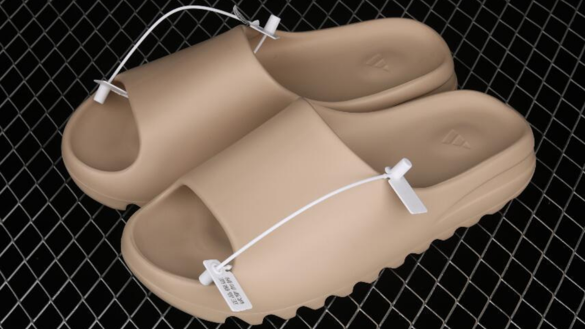 phien-ban-adidas-yeezy-slides-pure-se-tro-lai-vao-ngay-7-thang-3-toi