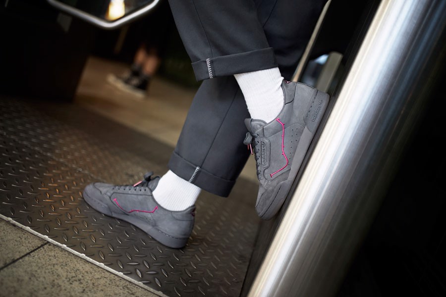 Hinh anh 2: Su sup do va troi day cua adidas Continental 80