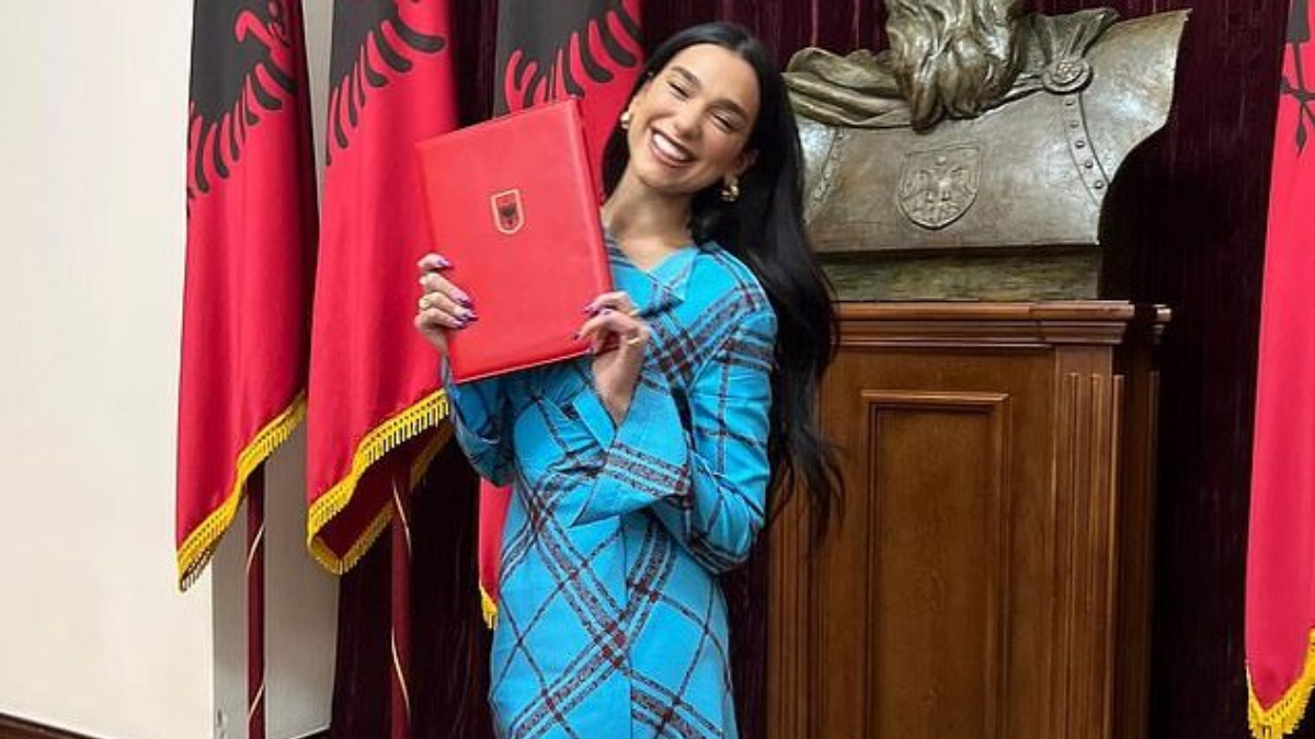 Hinh anh 2: Dua Lipa mac gi khi di nhan quoc tich Albania?