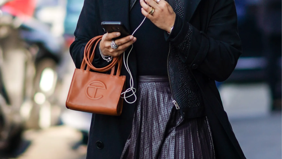 Hinh anh 2: Dieu gi dang sau su chi trich cua Telfar?