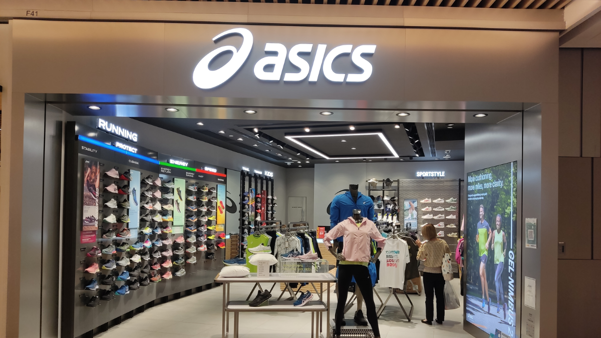 Hinh anh 3: Asics duoc san xuat o dau? Ban co biet khong