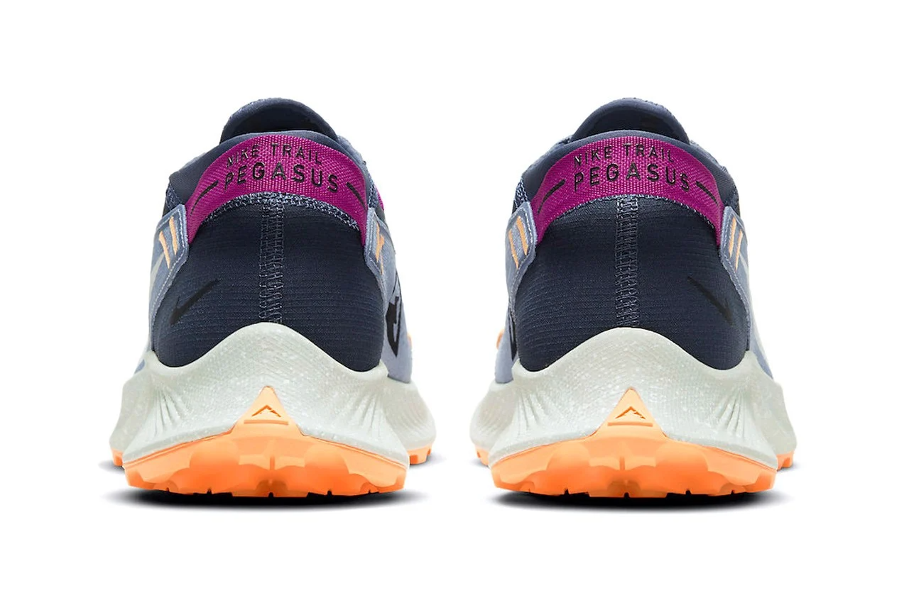 nike-pegasus-trail-2-cho-ra-mat-mot-phoi-mau-moi-mang-ten-thunder-blue