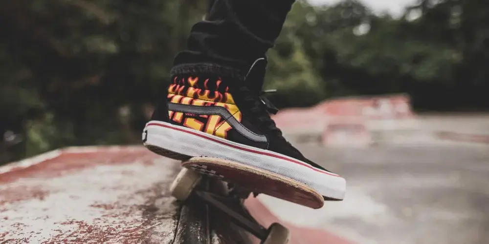 Vans tro thanh con ga de trung vang sau khi bi mua lai?