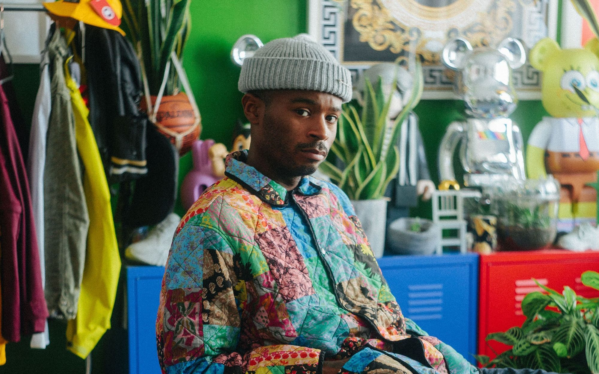 salehe-bembury-tuon-theo-dong-chay-cung-new-balance-2002r-'water-be-the-guide'