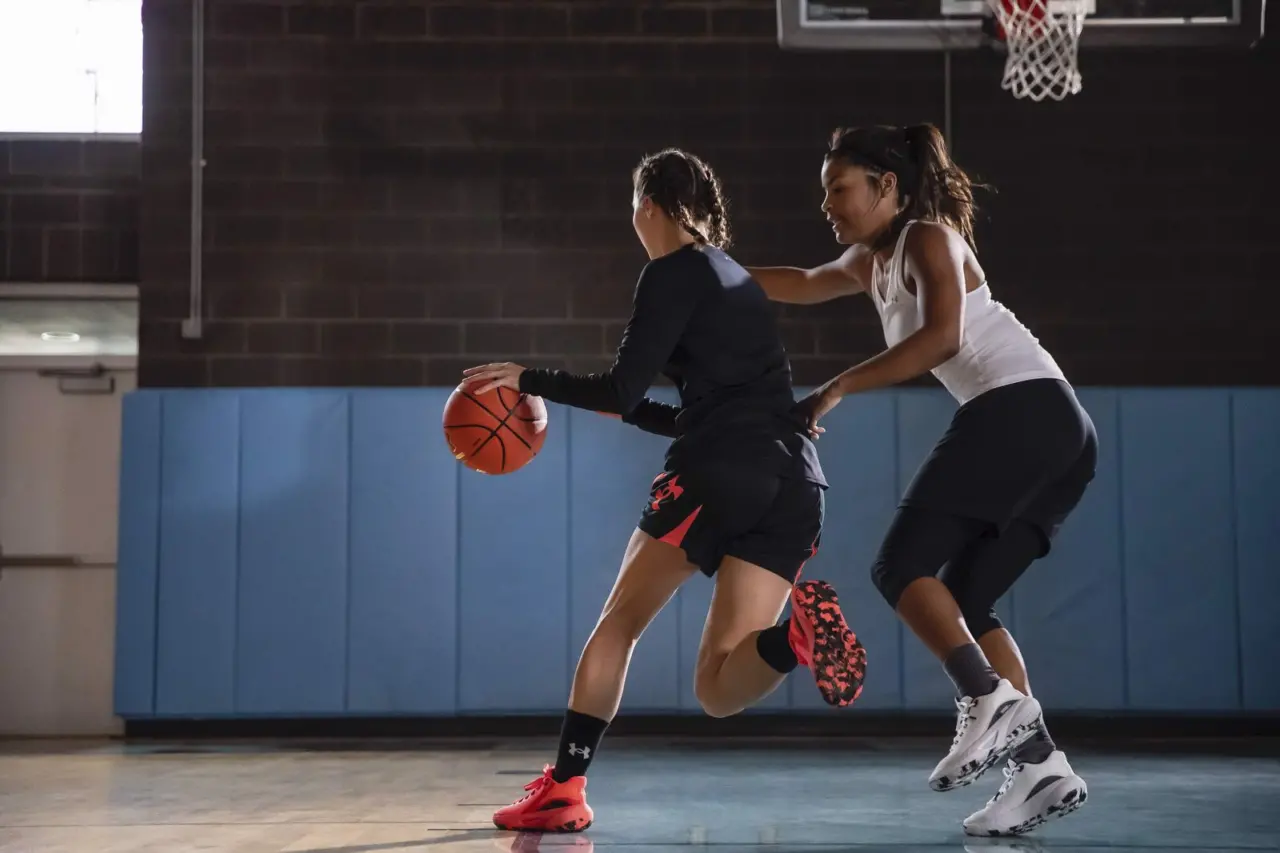 Under Armour HOVR Breakthru - giay bong ro danh cho phai nu