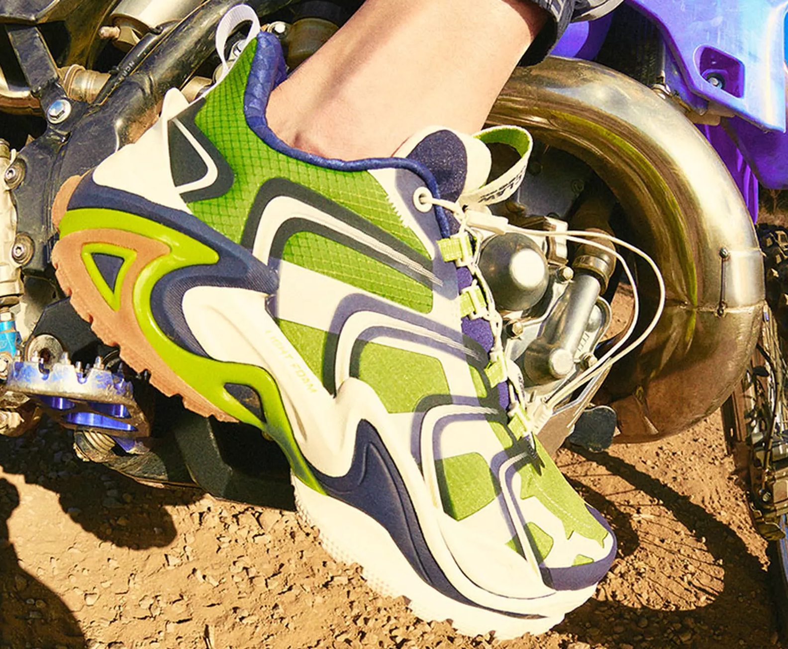 Hinh anh 2: Neu ban chua biet thi mua he 2022 la de che cua giay the thao Li-Ning