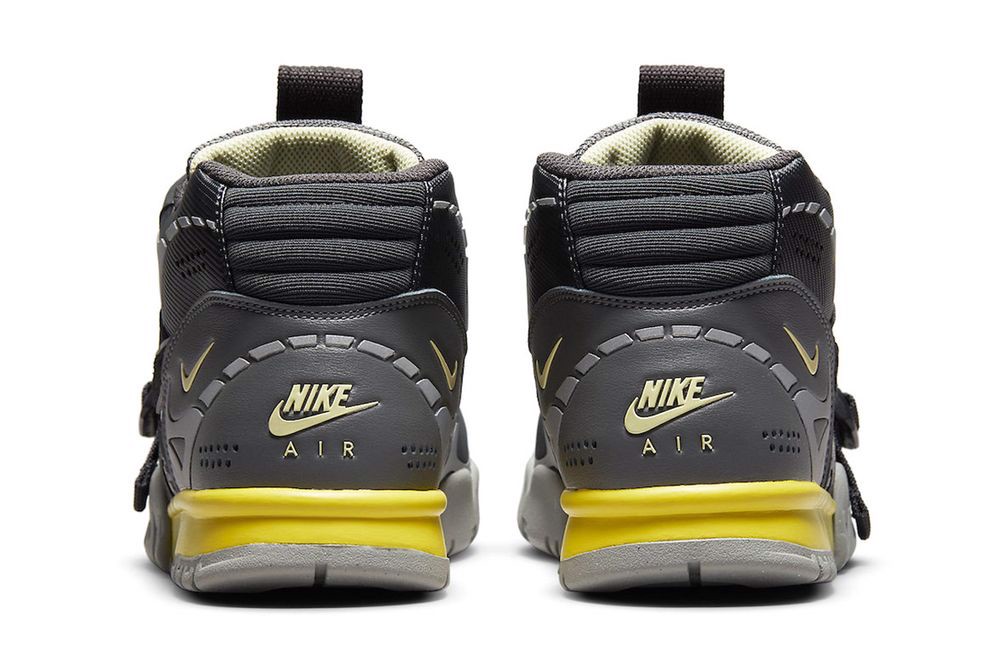 hinh-anh-chi-tiet-cua-nike-at-1-light-smoke-grey-va-dark-smoke-grey