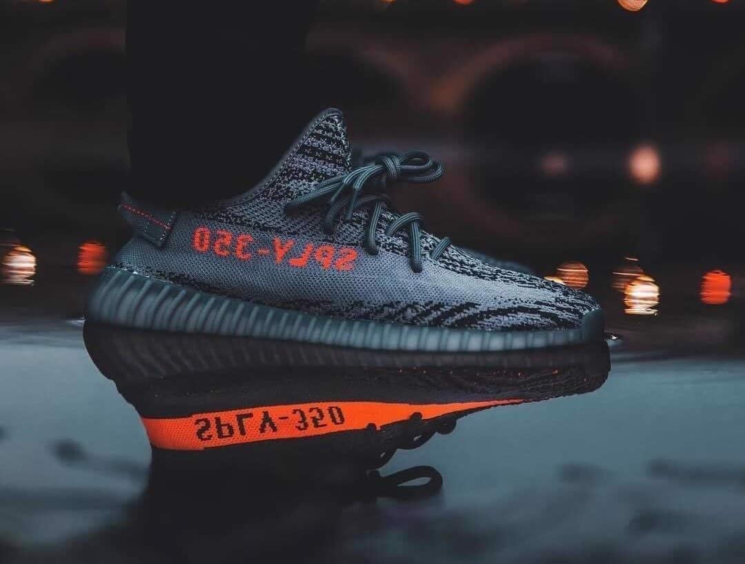 review-giay-yeezy-350-v2-beluga-reflective-su-tro-lai-an-tuong