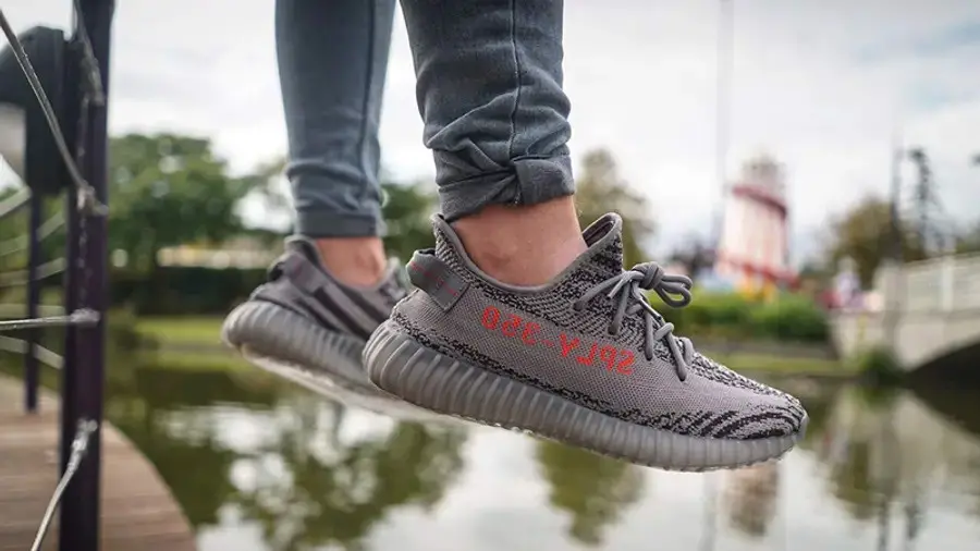 Legitcheck: Cach phan biet Yeezy Boost 350 V2 "Beluga" real va fake