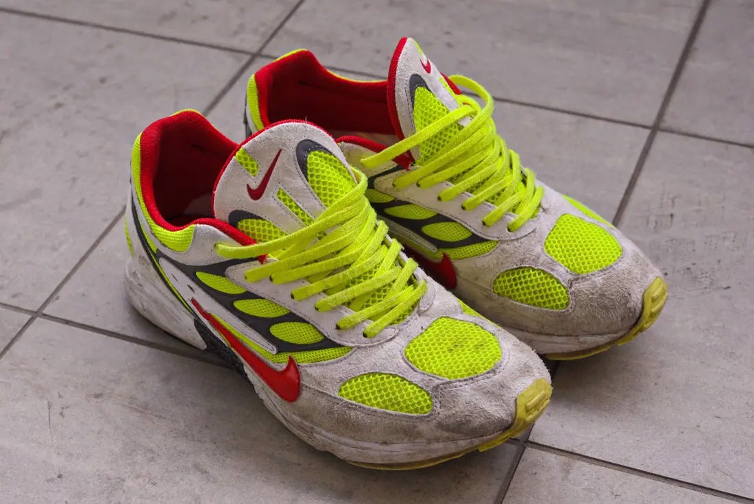 lieu-chung-ta-co-nen-su-dung-mat-giat-de-ve-sinh-giay-the-thao?