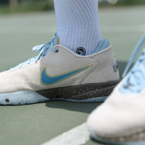 Giay Nike LeBron 20 'Message in a Bottle' DV9089-801