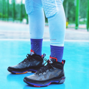 Giay Nike Air Jordan XXXVII 'Raptors' DD6958-065