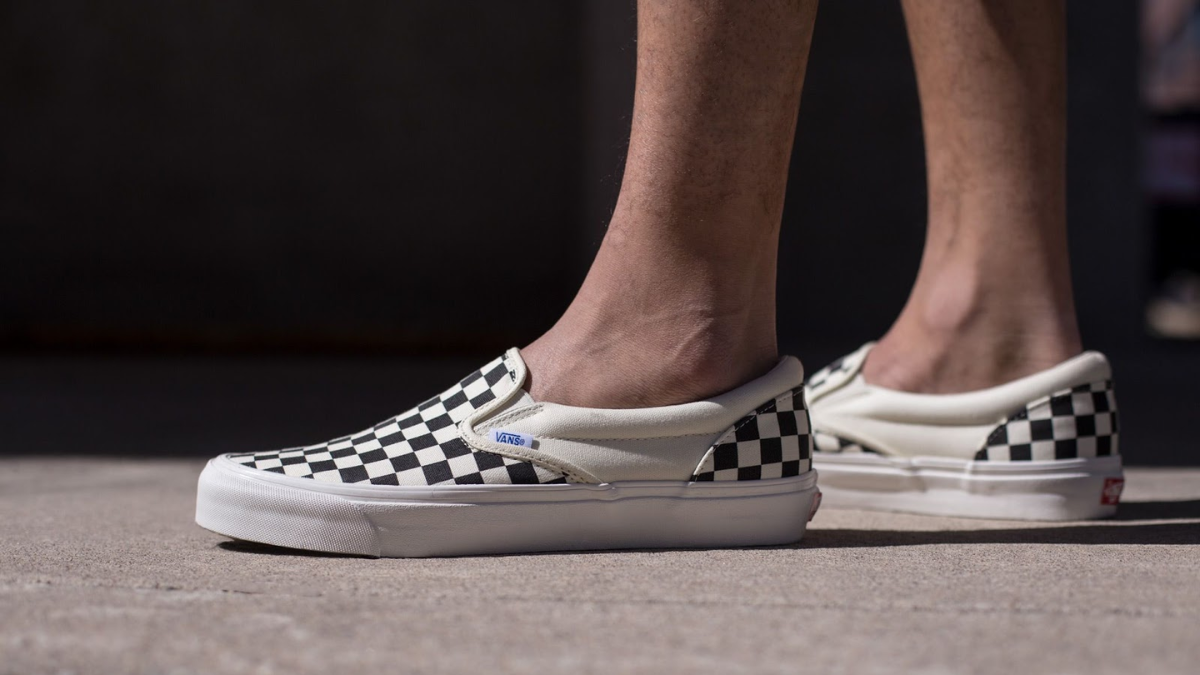 Hinh anh 3: Dau la 5 mau giay slip-on va slide hoan hao cho mua he 2023 nay?