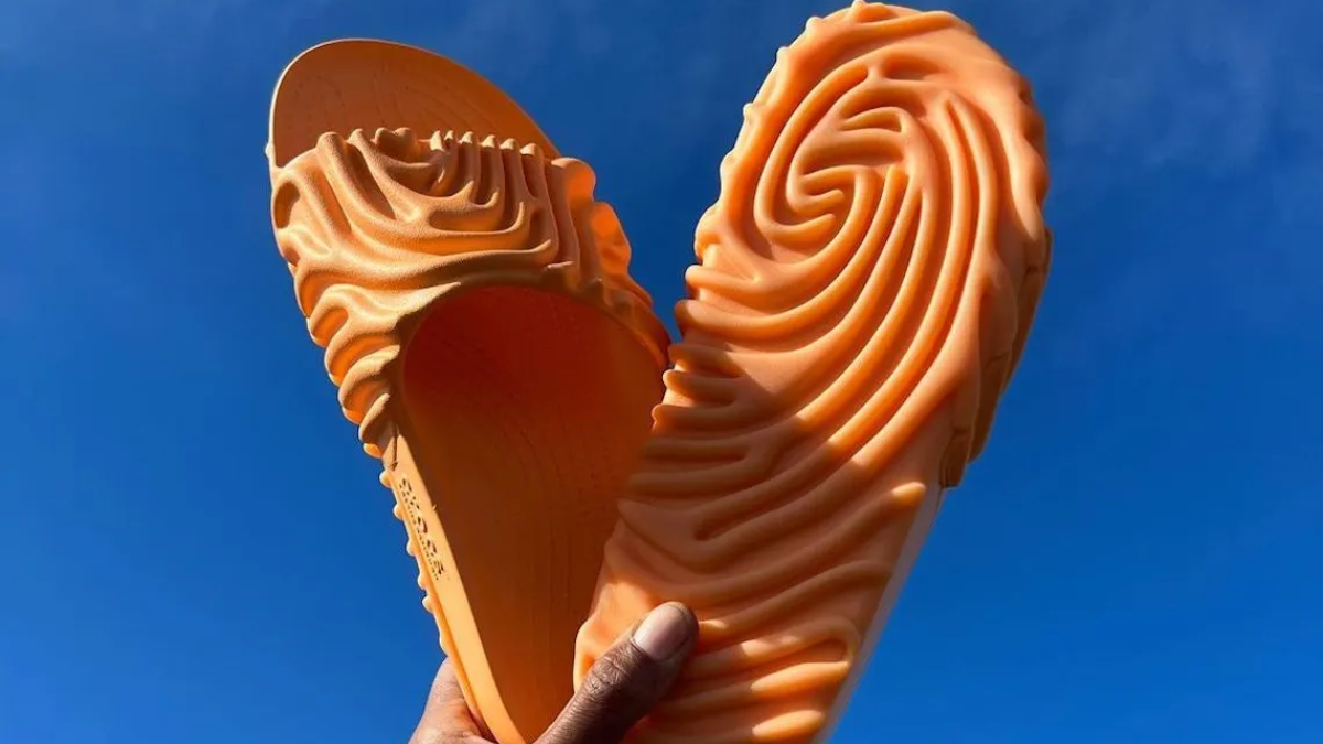 Hinh anh 6: Dau la 5 mau giay slip-on va slide hoan hao cho mua he 2023 nay?