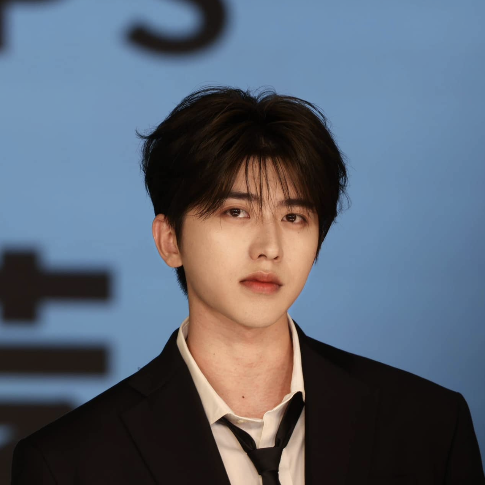 Prada một lần nữa vướng lùm xùm với scandal của Thái Từ Khôn Hinh anh 6: Prada mot lan nua vuong lum xum voi scandal cua Thai Tu Khon