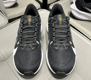 Giay Nike Pegasus 40 Premum 'Black White Grey' FB7703-001