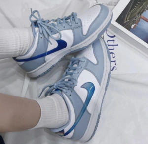 Giay Nike Dunk Low 'Blue Lenticular' FJ4668-400