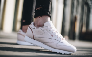 Giay Reebok Classic Leather HW 'Pink' BS9880