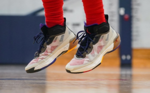 Giay Nike Jordan 37 'Light Bone Dark Concord' DD7421-060