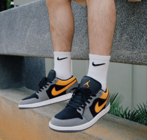 Giay Nike Air Jordan 1 Low 'Black Grey Orange' FN7308-008