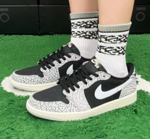 Giay Nike Air Jordan 1 Retro Low OG 'Black Cement' CZ0790-001