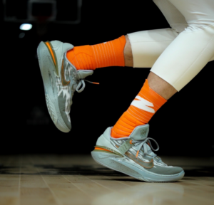 Giay Nike Zoom GT Cut 2 'Devin Booker Keep It Tight' DJ6015-301