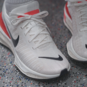 Giay Nike Invincible Run 3 'White Bright Crimson' DR2615-101