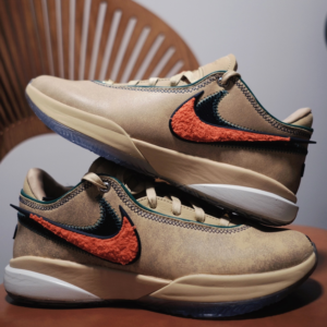 Giay Nike LeBron 20 'Four Horsemen Sesame' DV9090-200