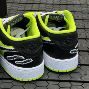 Giay Nike Air Jordan 1 Low SE 'Black Cat Volt' DX6666-701