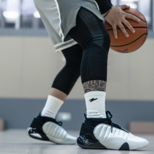 Giay Adidas Harden Vol 7 'Silver Metallic' HQ3424