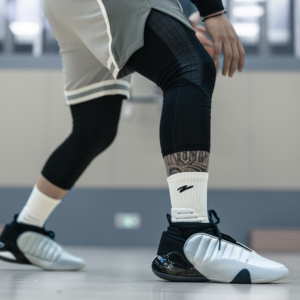 Giay Adidas Harden Vol 7 'Silver Metallic' HQ3424