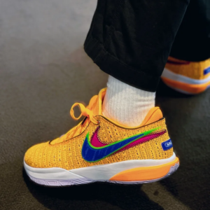 Giay Nike LeBron 20 'Laser Orange' DJ5422-801