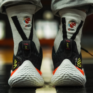 Giay Under Armour Curry Flow 'Iron Sharpens' 3025620-001