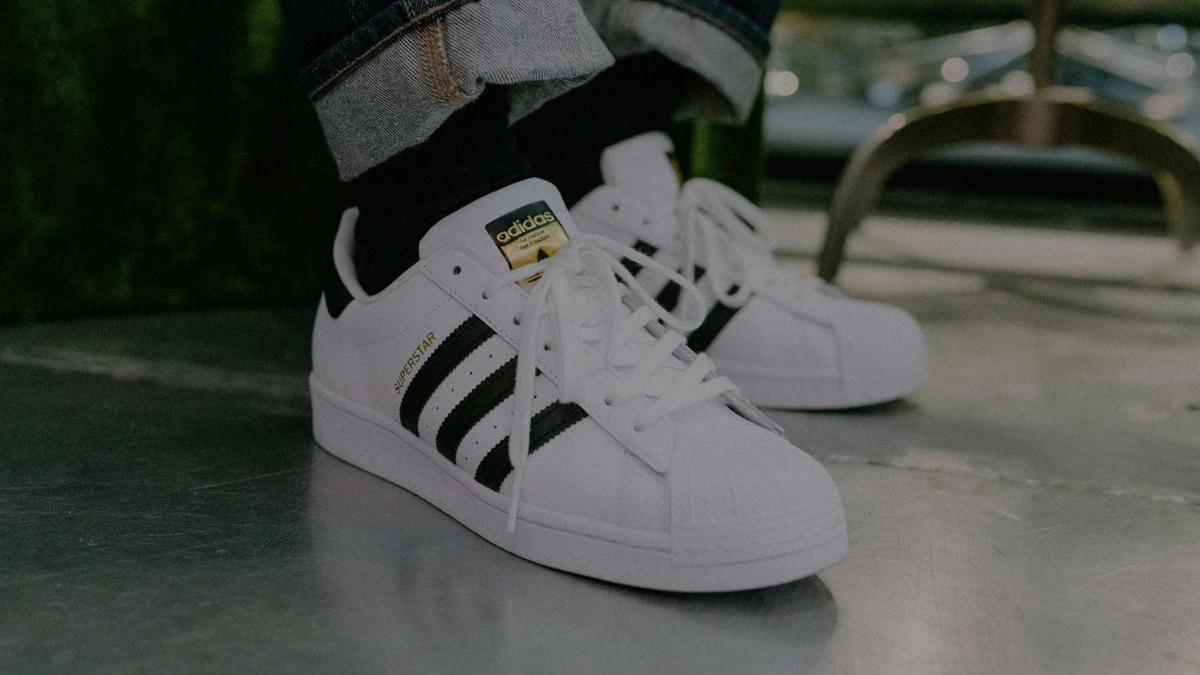 Adidas Superstar: Tuong dai khong the xo do trong the gioi sneaker