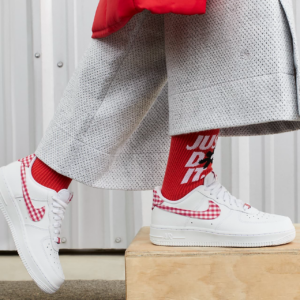 Giay Nike WMNS Air Force 1 Low 'Red Gingham' DZ2784-101
