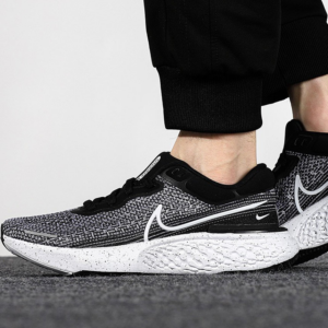 Giay Nike ZoomX Invincible Run Flyknit 2 'Oreo' DH5425-103