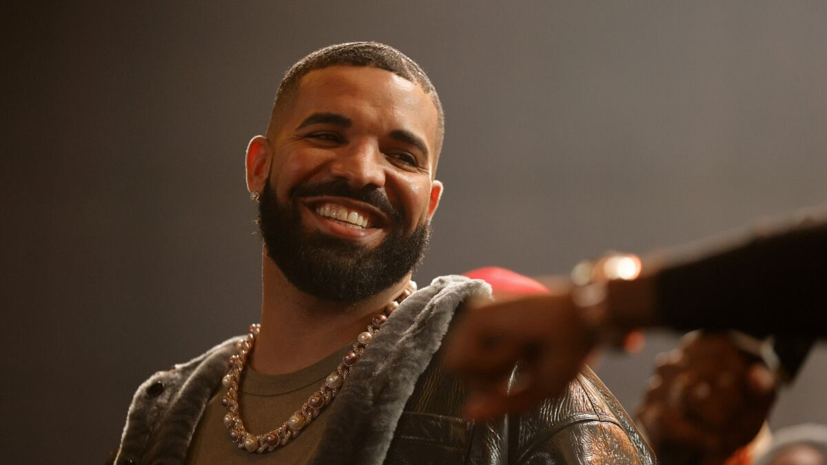 Hinh anh 1: Dau la nhung chai nuoc hoa duoc Drake ua chuong?