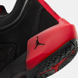 Giay Nike Air Jordan 37 'Bred' DQ4122-007