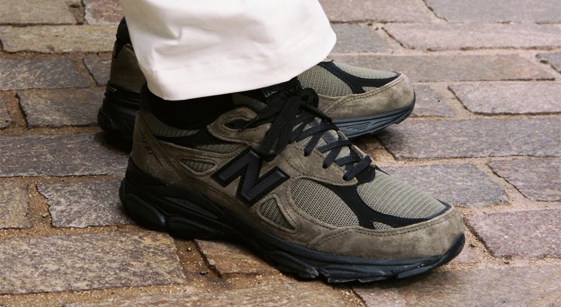 Hinh anh 3: New Balance 990: Su ket hop tuyet voi giua chat luong va phong cach